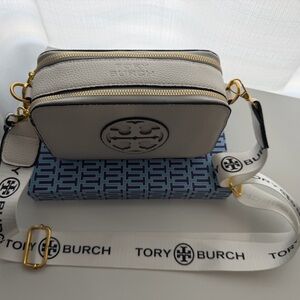 Tory Burch Cream Pebbled Leather Camera Bag with Logo Strap